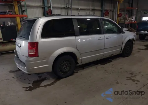 2010 Chrysler Town & Country Touring from USA, damaged, VIN 2A4RR5D19AR108583